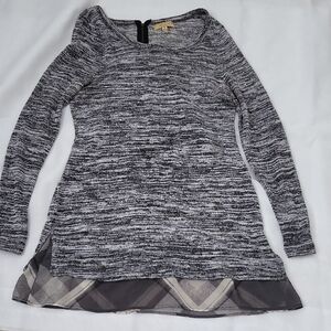 Princess Vera Wang Black and White Knit Top